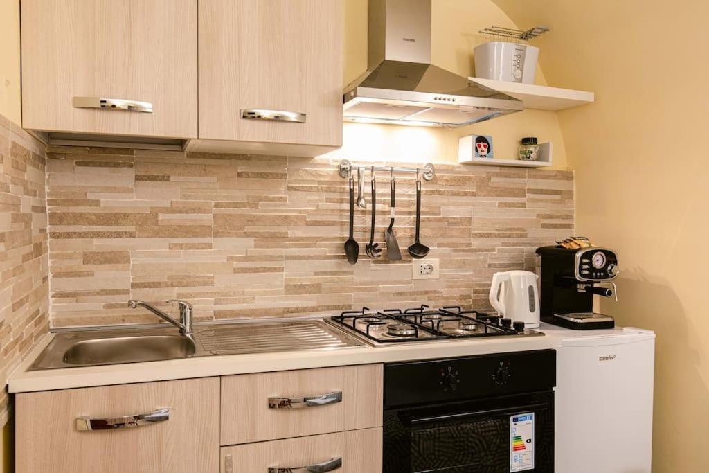 La Chicca Appartamento Intero Nei Quartieri Spagnoli เนเปิลส์ ภายนอก รูปภาพ